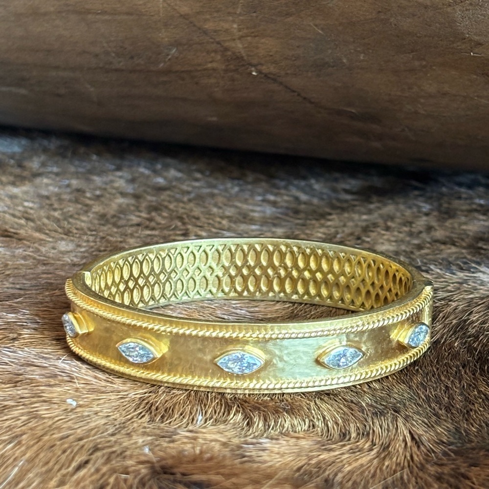 Julie Vos Gold Bracelet with Sparkling Clear Stones, Beautful! - Picture 2 of 6